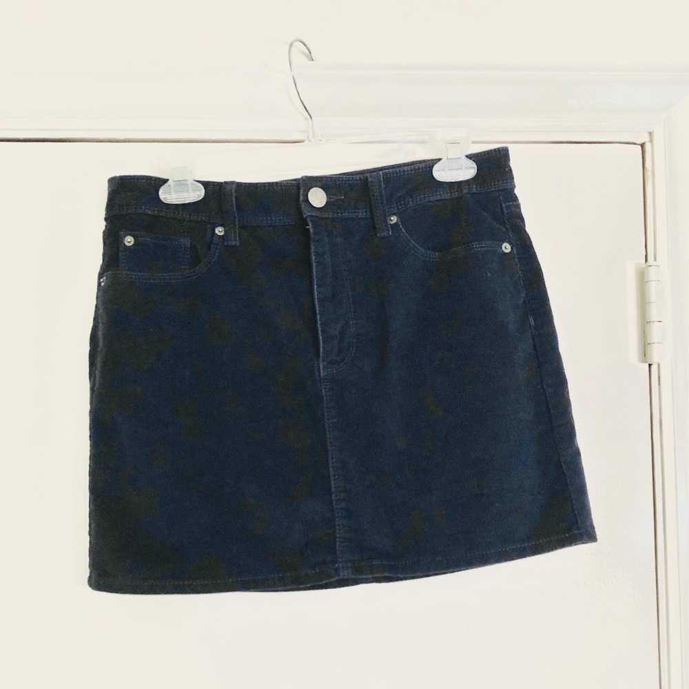 GAP Corduroy Navy Skirt Size 6!  NEVER WORN